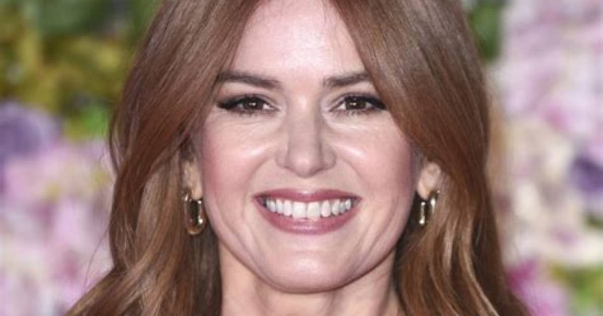 Unveiling the Secrets of Isla Fisher's Enigmatic Relationships
