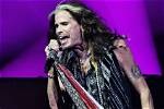 What Is Steven Tyler Illness? Change in Voice and Health Issues, Is He Sick?