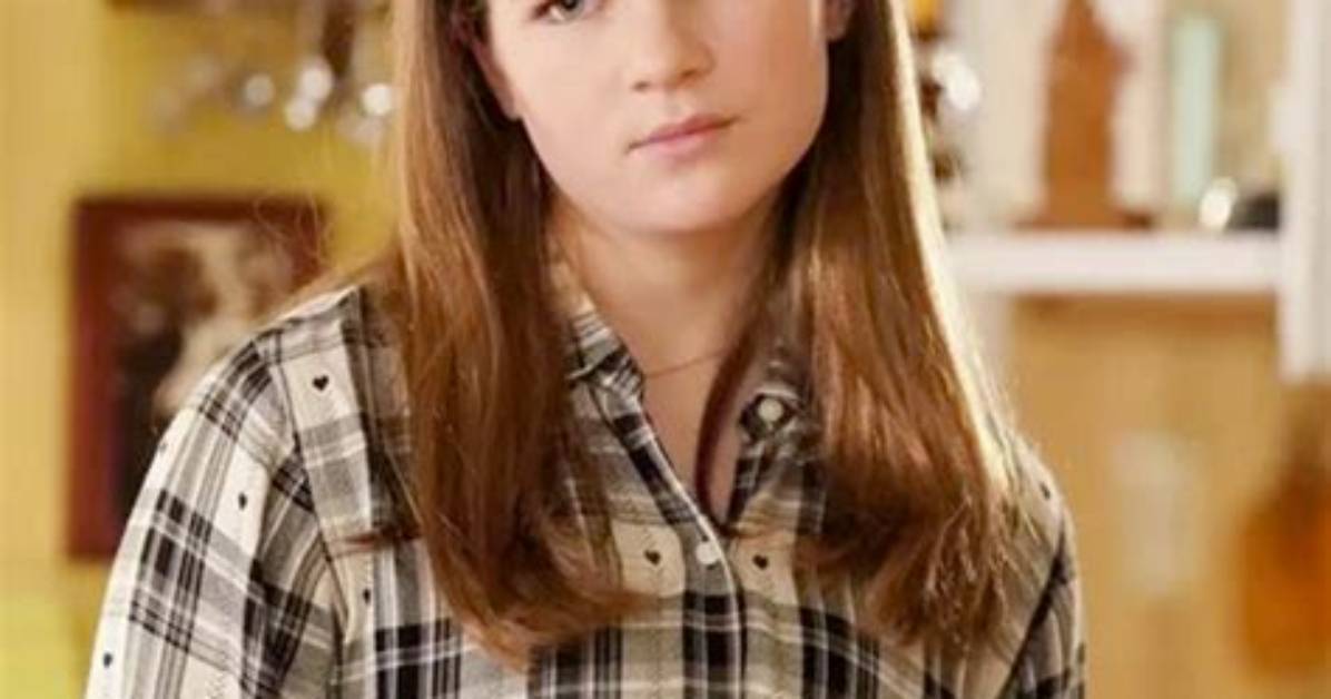 What Young Sheldons Missy Cooper Actress Looks Like in Real Life