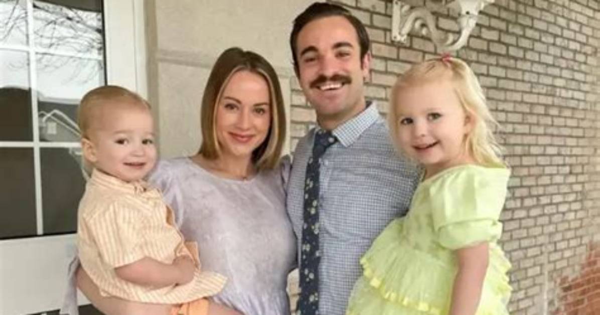 Whitney Leavitt Height, Weight, Net Worth, Age, Birthday, Wikipedia, Who, Nationality, Biography