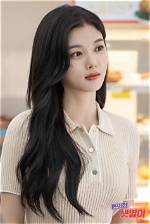 Who Is Kim Yoojung? Age, Height, Family, Boyfriend, Salary